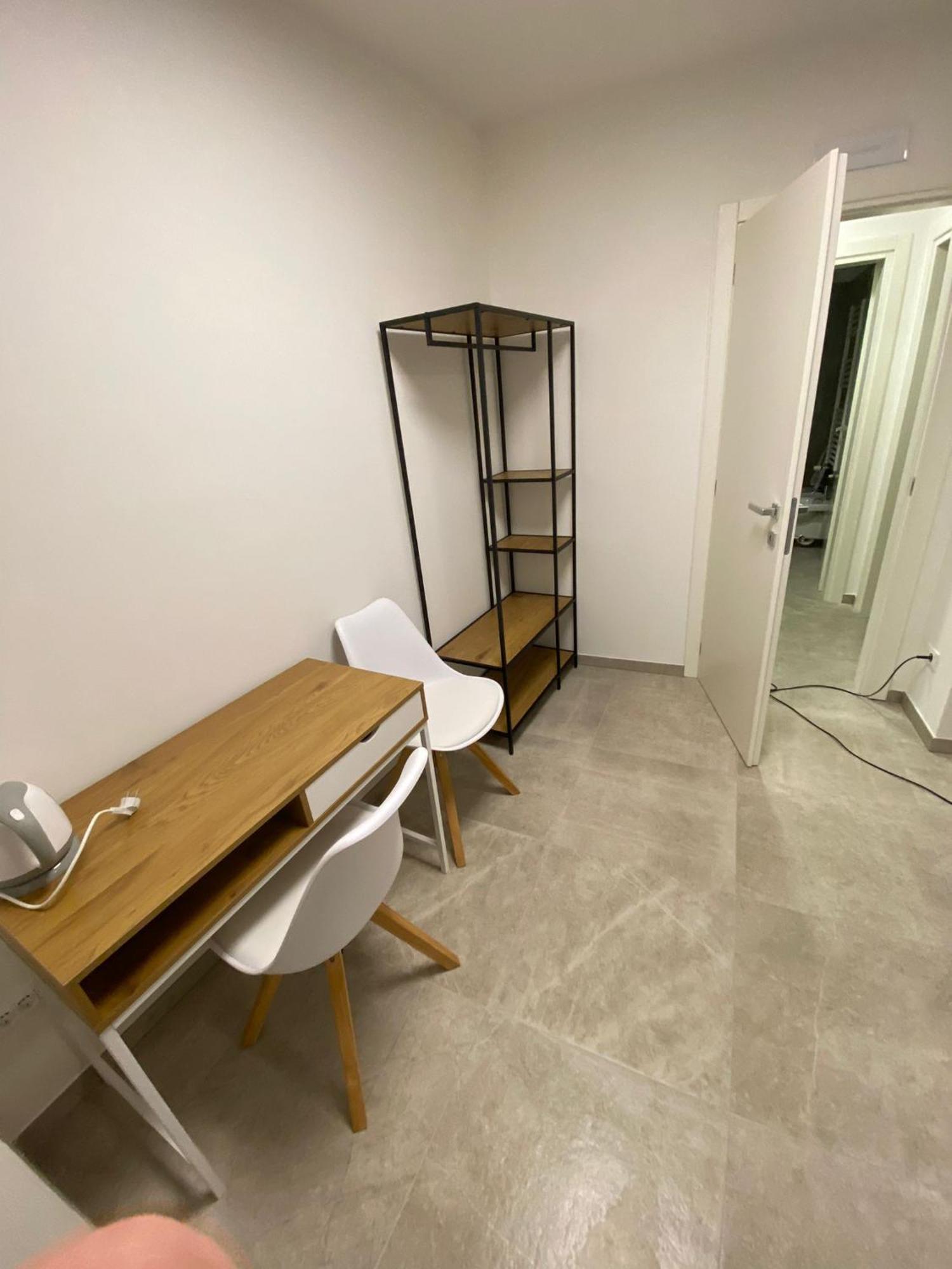 Single Room,1501545064:JPEG
